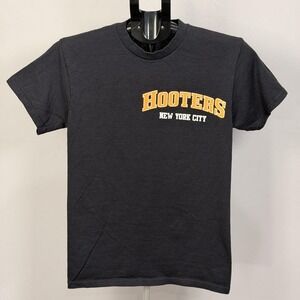 Hooters New York City Shirt Mens Small Graphic Restaurant Tee Delta Pro Weight